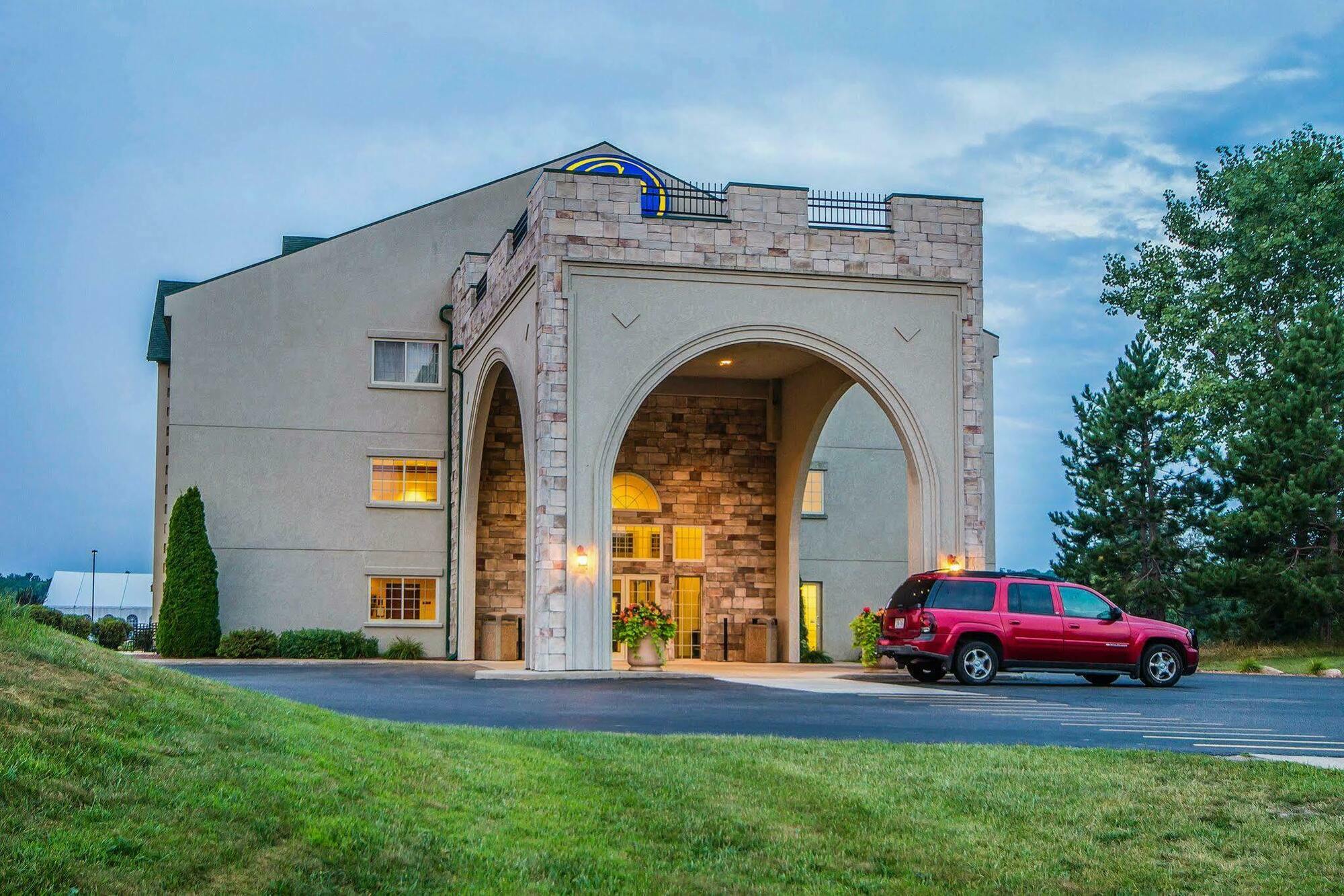 Comfort Suites At Par 4 Resort Waupaca Dış mekan fotoğraf