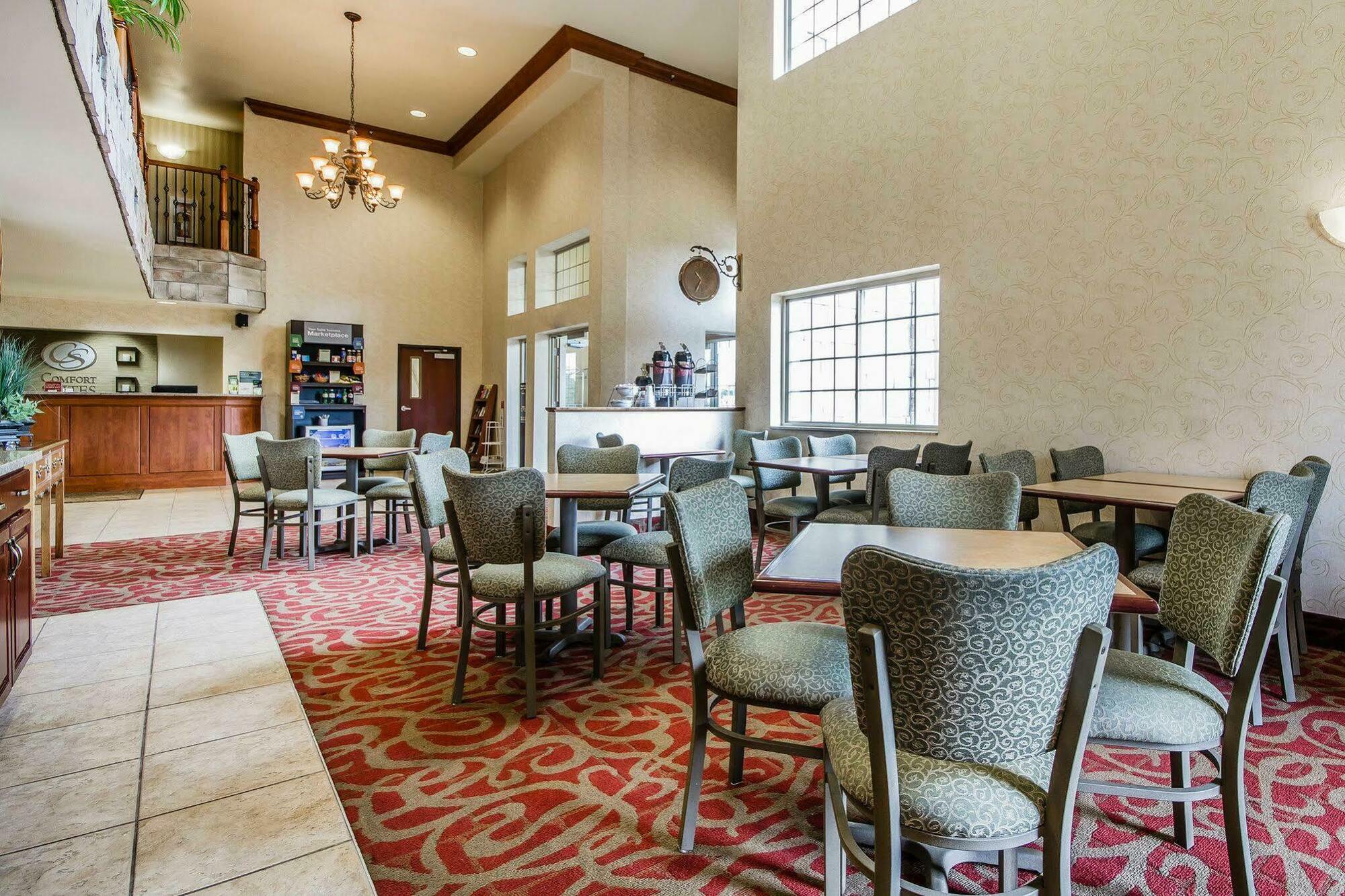 Comfort Suites At Par 4 Resort Waupaca Dış mekan fotoğraf